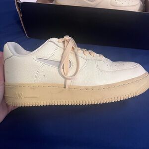 Women’s Nike size 8.